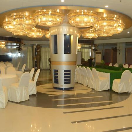 Alsafina Hotel 라호르 외부 사진
