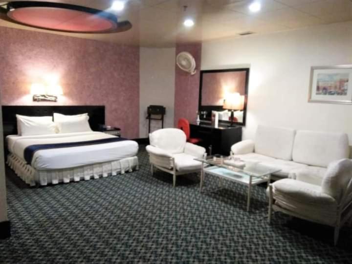 Alsafina Hotel 라호르 외부 사진